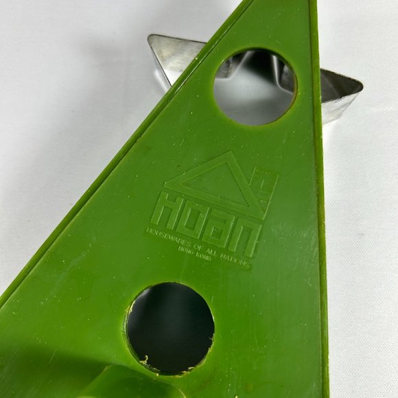 Vintage Hoan Giant Plastic Metal Christmas Tree Cutter in a Single Cut 13.5" - Picture 8 of 12